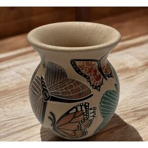 Mata Ortiz Pottery Adhilenne Figuerow Jar Vase Butterfly Butterflies Mexican Art